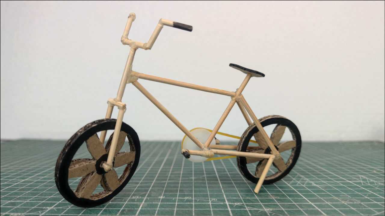 吃完烧烤竹签不要扔教你用它制作自行车可以骑行的那种