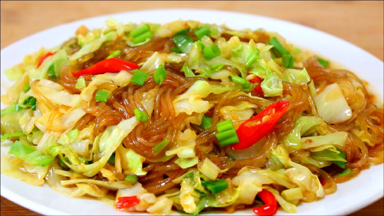 包菜炒粉条的正确做法多加这一步粉条不坨不粘锅比肉还好吃