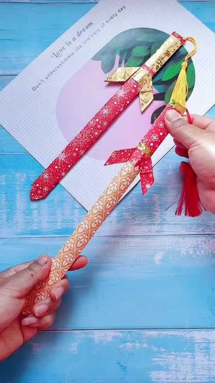 这款炫酷的纸折长剑,绝对是男孩子的最爱!