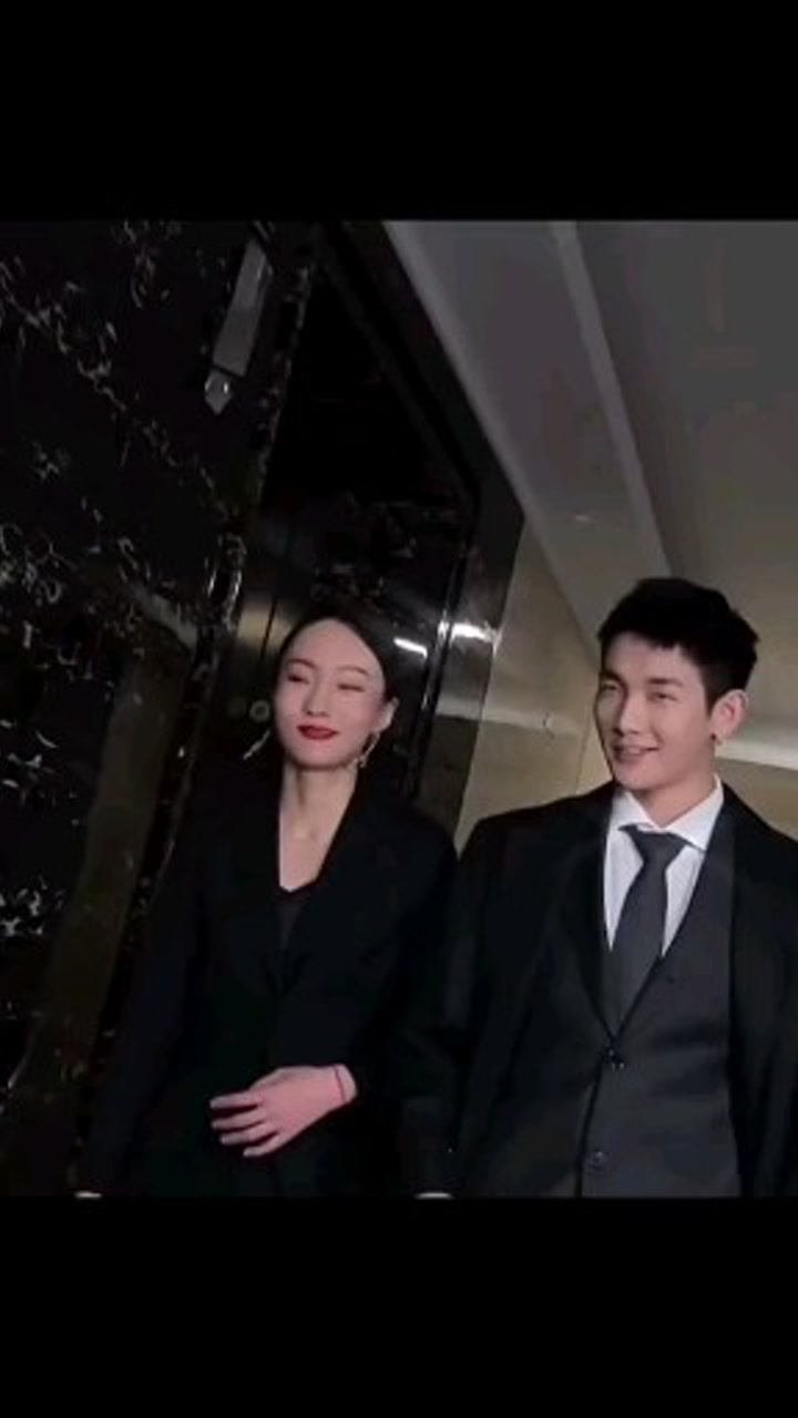 邵雨轩是身家显赫的邵家四女儿这次回国要拿回属于她的一切