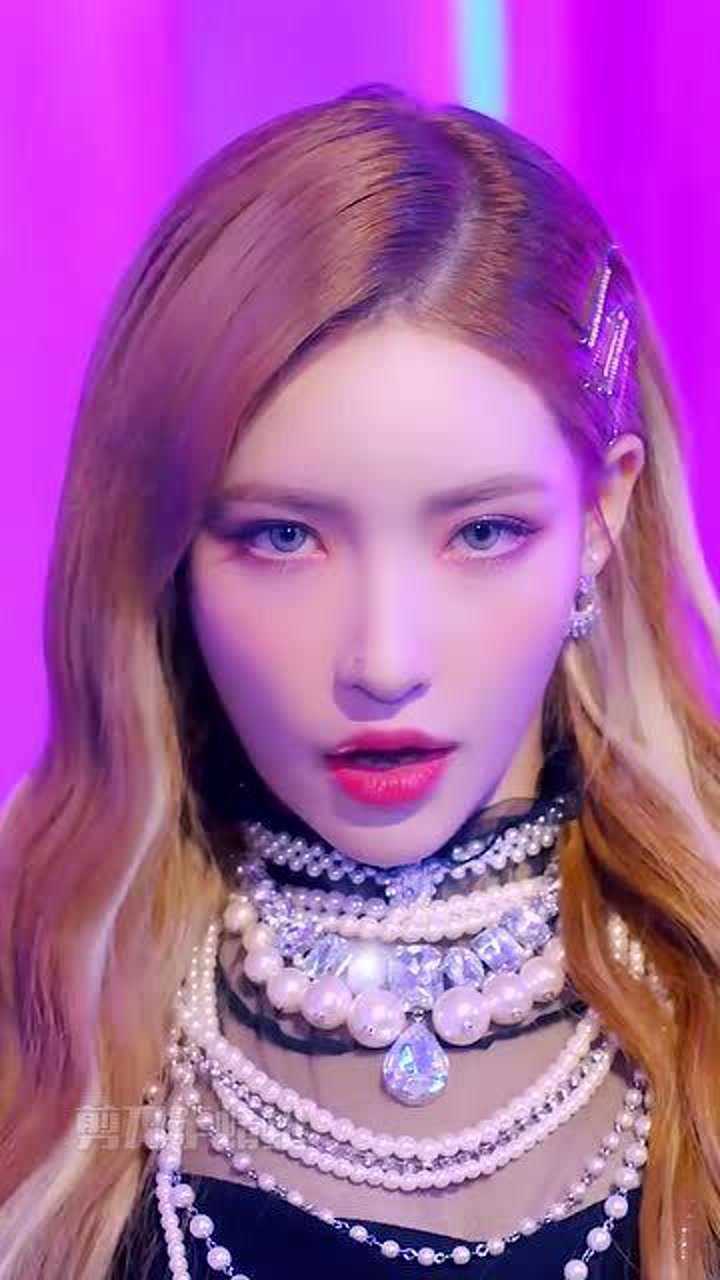 被称为南韩萧亚轩的bian刘知媛, 你认识她吗?