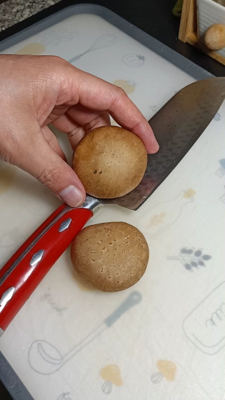 梅花香菇造型切法.