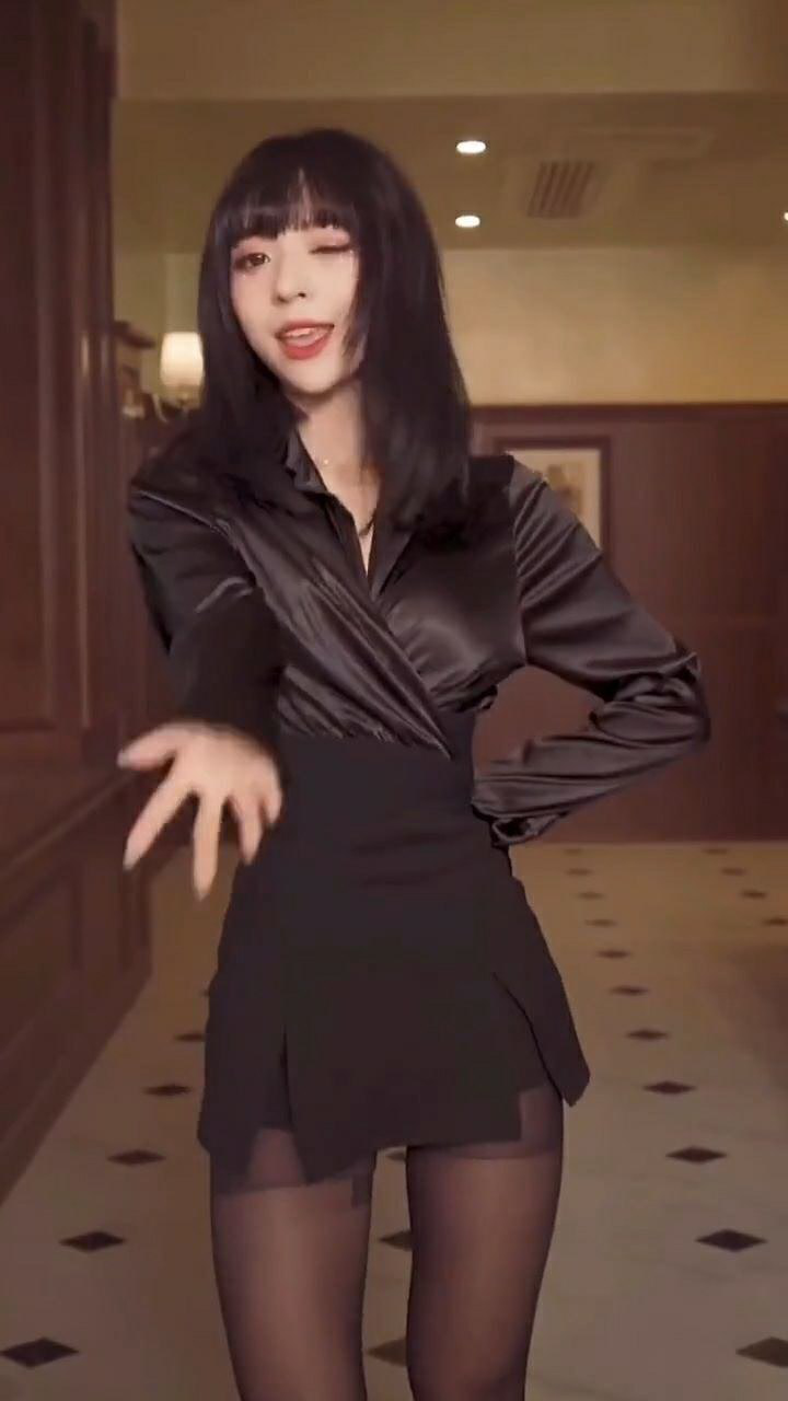 舞小喵这样的身材打几分大长腿性感可爱