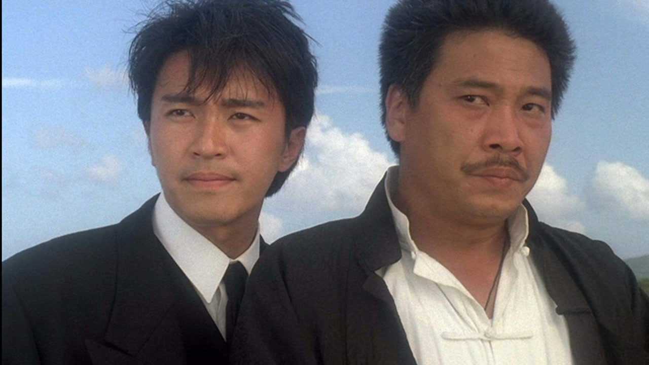 周星驰现身吴孟达丧礼戴帽子白发露出显憔悴