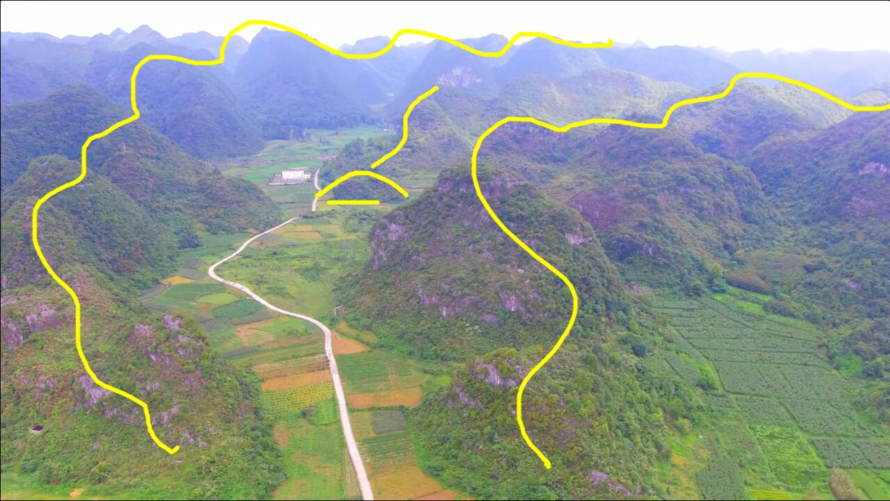 此地巨龙下水双龙环抱环抱龙穴真是大富大贵的风水宝地