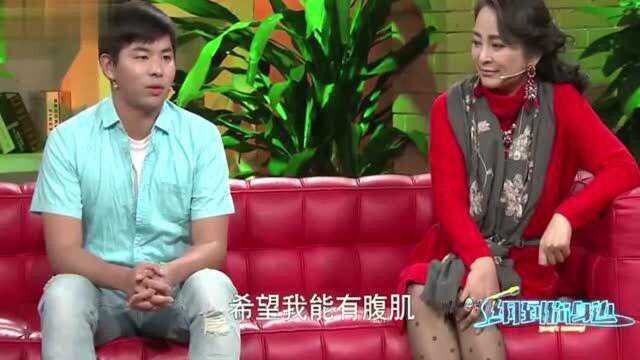 李勤勤近年成婆婆专业户,私下里性格也很泼辣,年轻时因美貌引追捧