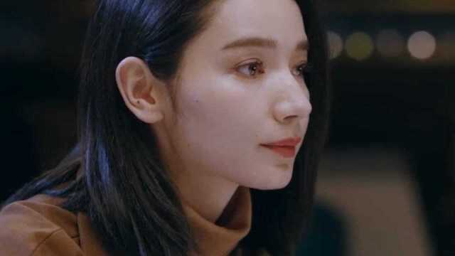 《暴风眼》第17集1:苗霏突然来找周恋说自己饿了来蹭饭,态度有些异常!