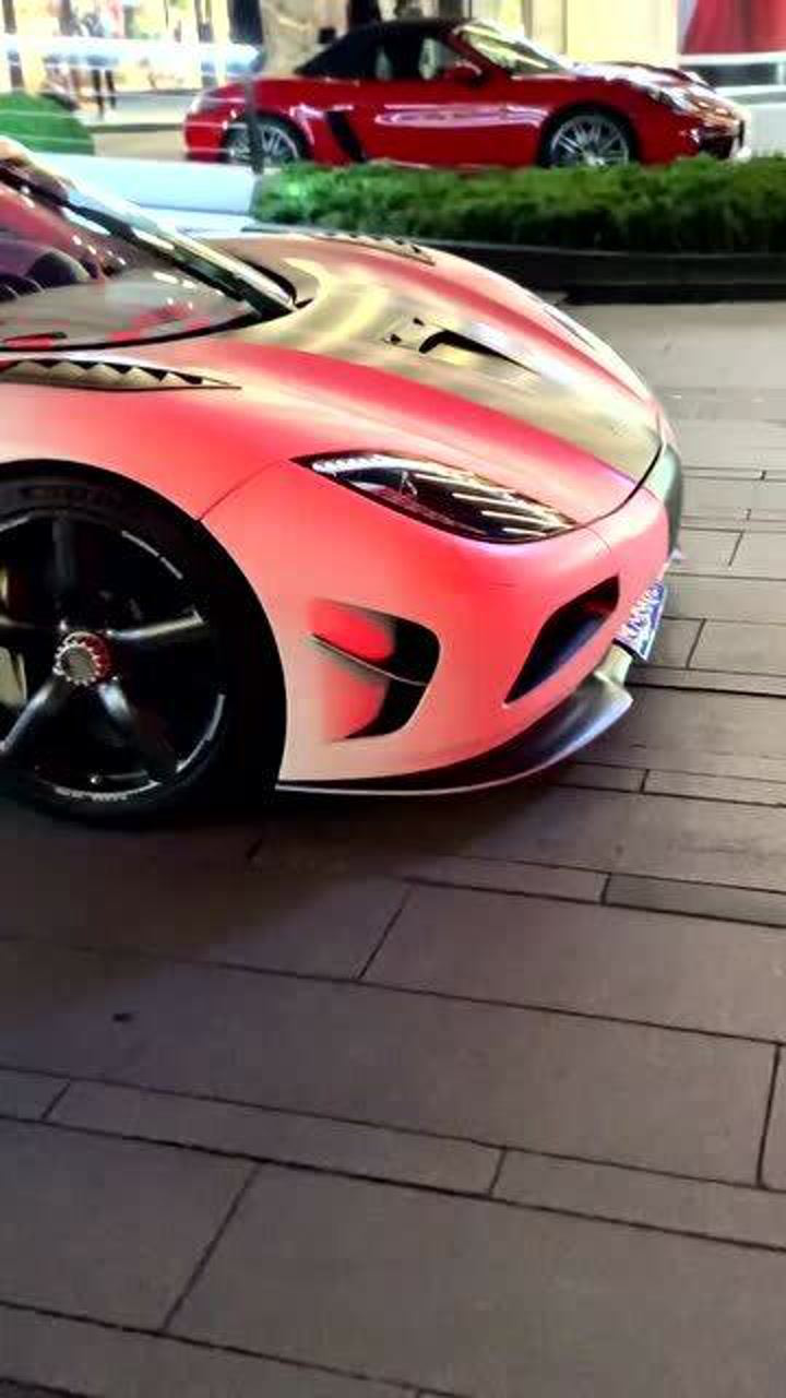 玩车富少肖楠,开他另外一辆科尼塞格超跑,带美女逛太古里