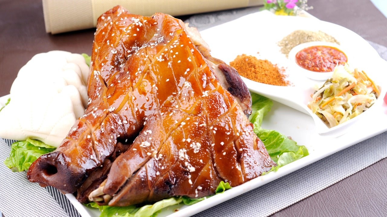 名厨叫你做菜--王荣伟烤猪脸 _腾讯视频