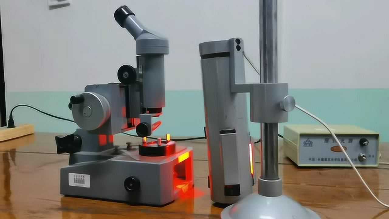 利用牛顿环测平凸透镜的曲率半径