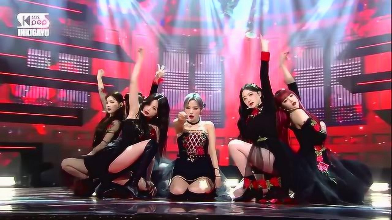 韩国女团hwaa火花,火辣舞姿!