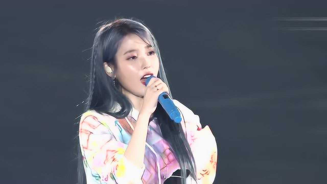 iublueming现场舞台你就像从天而降的天使