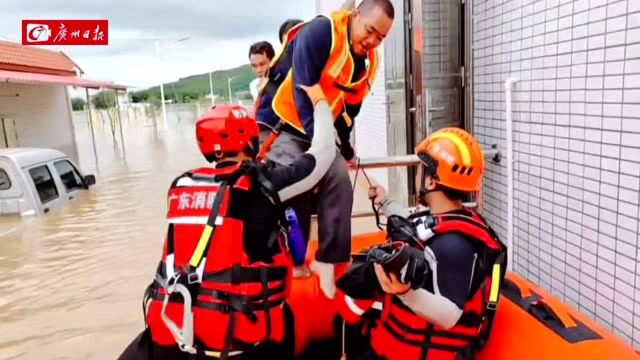 韶关普降暴雨,消防13小时营救疏散群众67人