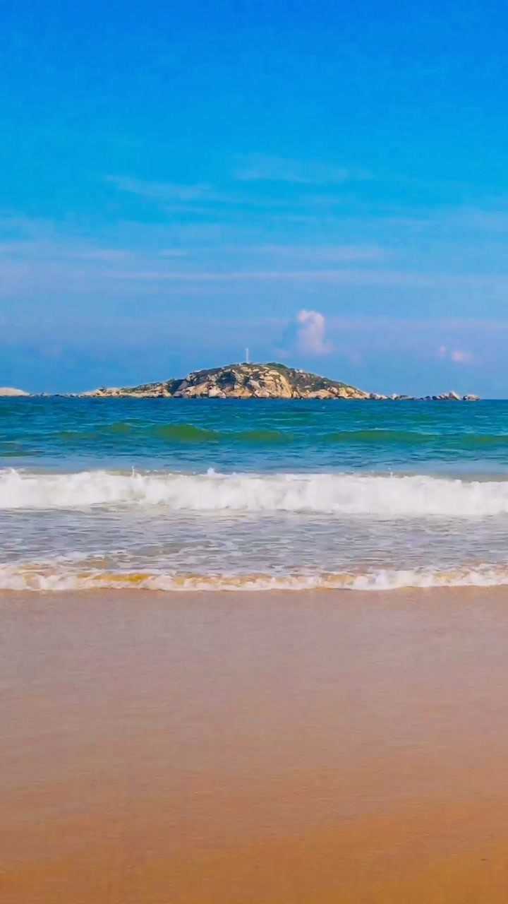 惠来县飞到大海另一边的龟岛