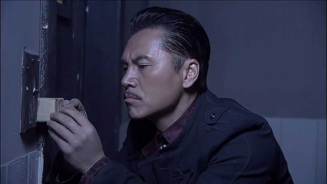 大漠枪神:实力仅次于燕双鹰的人,全副武装闯进鬼子基地,贼凶!