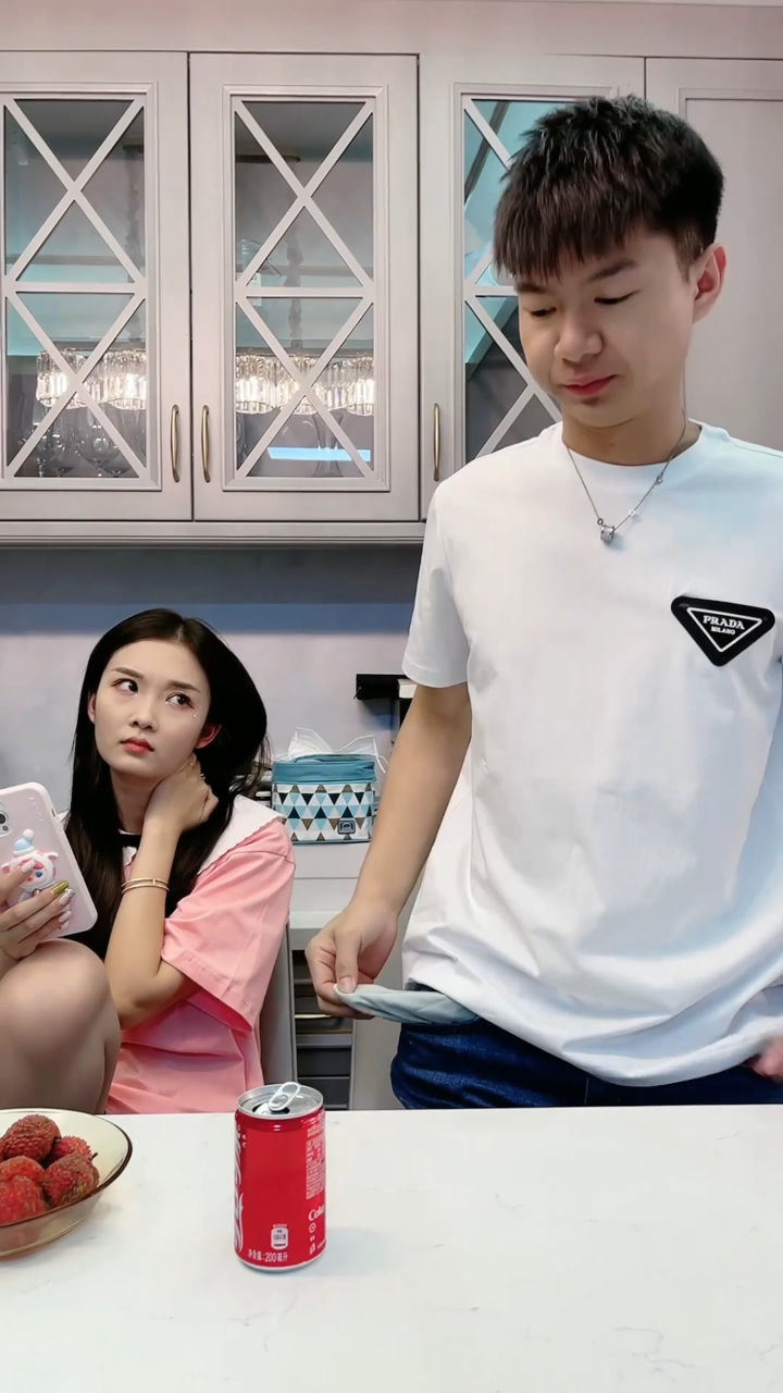 无事献殷勤,下一句是什么?