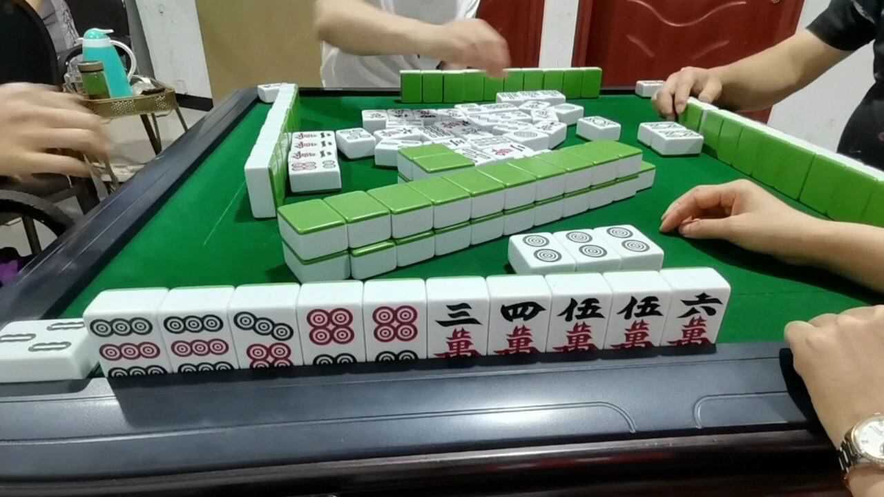 四川麻将:打麻将了哟!朋友们快来!