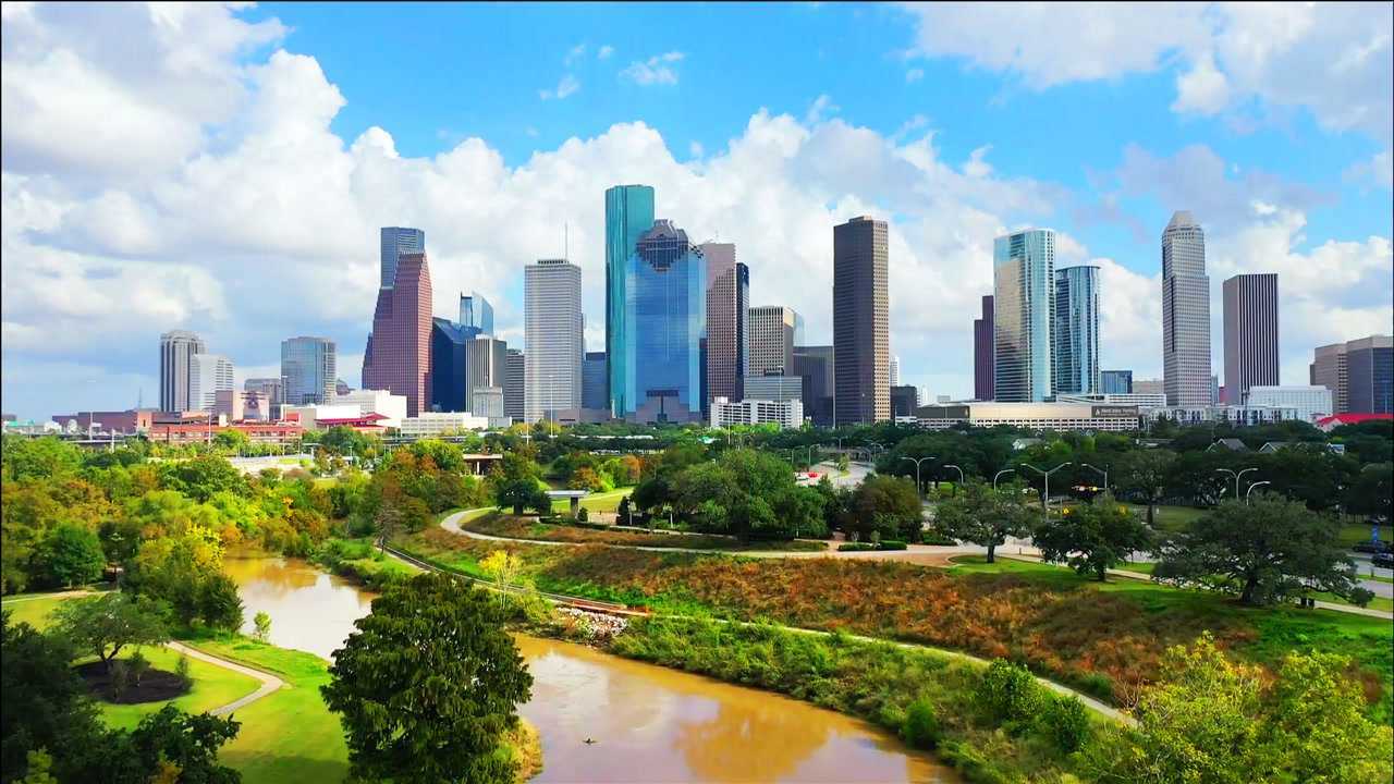 航拍休斯顿,美国德州第一大城市,跟成都相比谁更强?