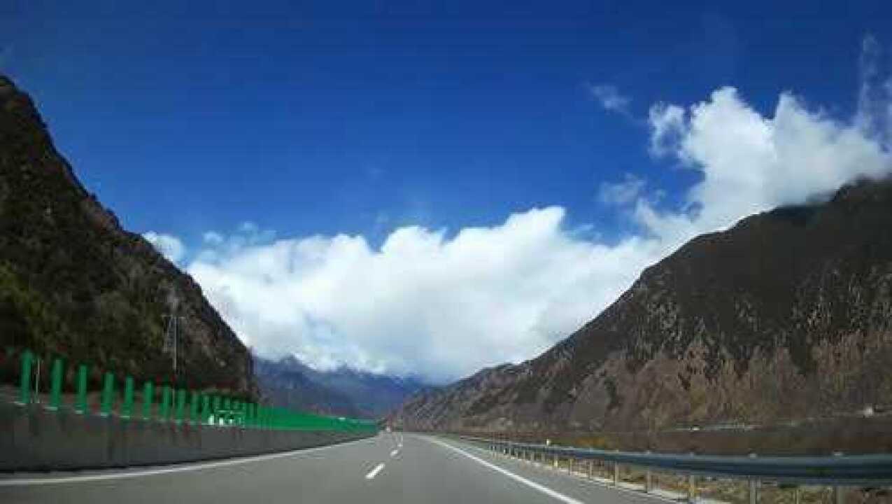 全网最新,中国最美高速林芝至拉萨段路况全程实时拍摄(2)