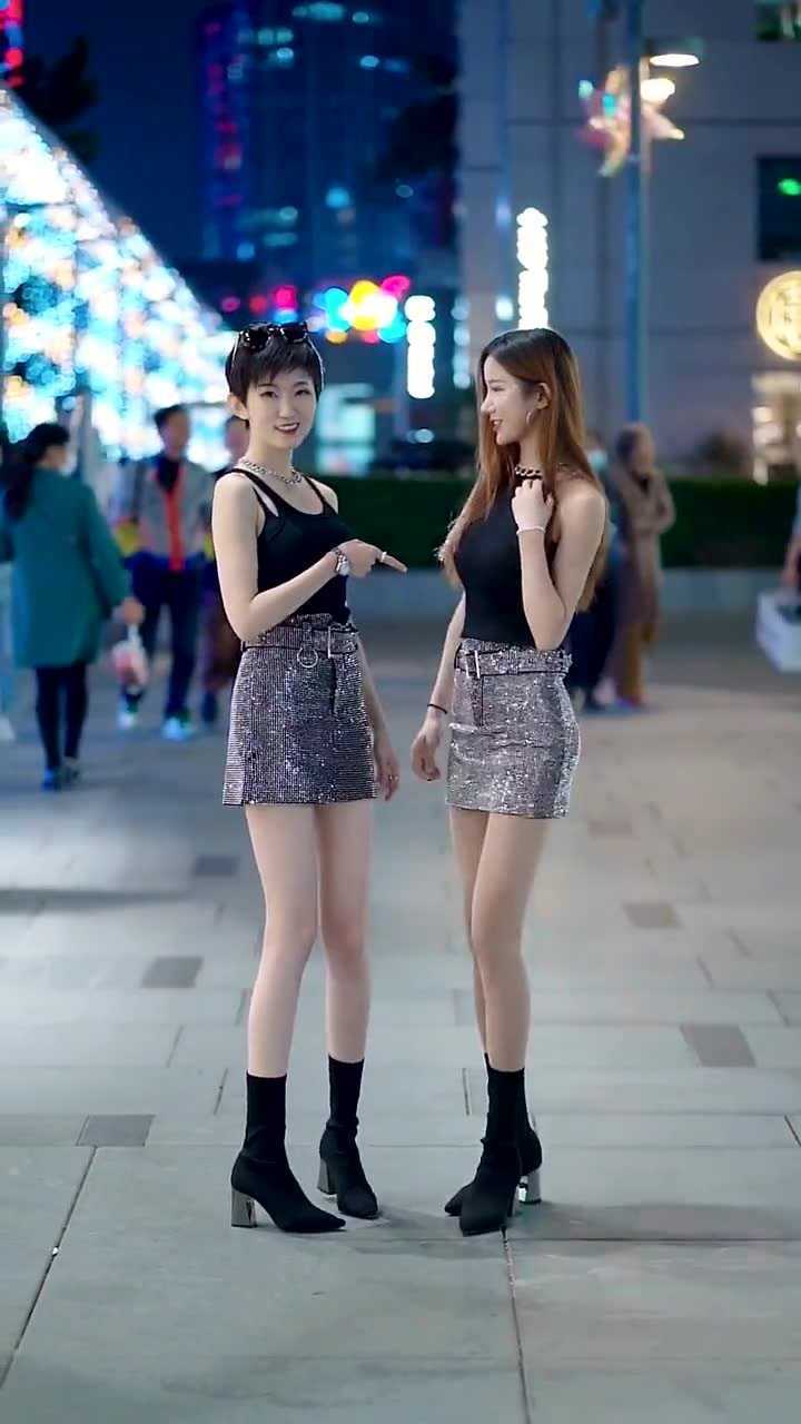 哈哈新加坡来的小姐姐衣服都一样小雅yana·巢青年