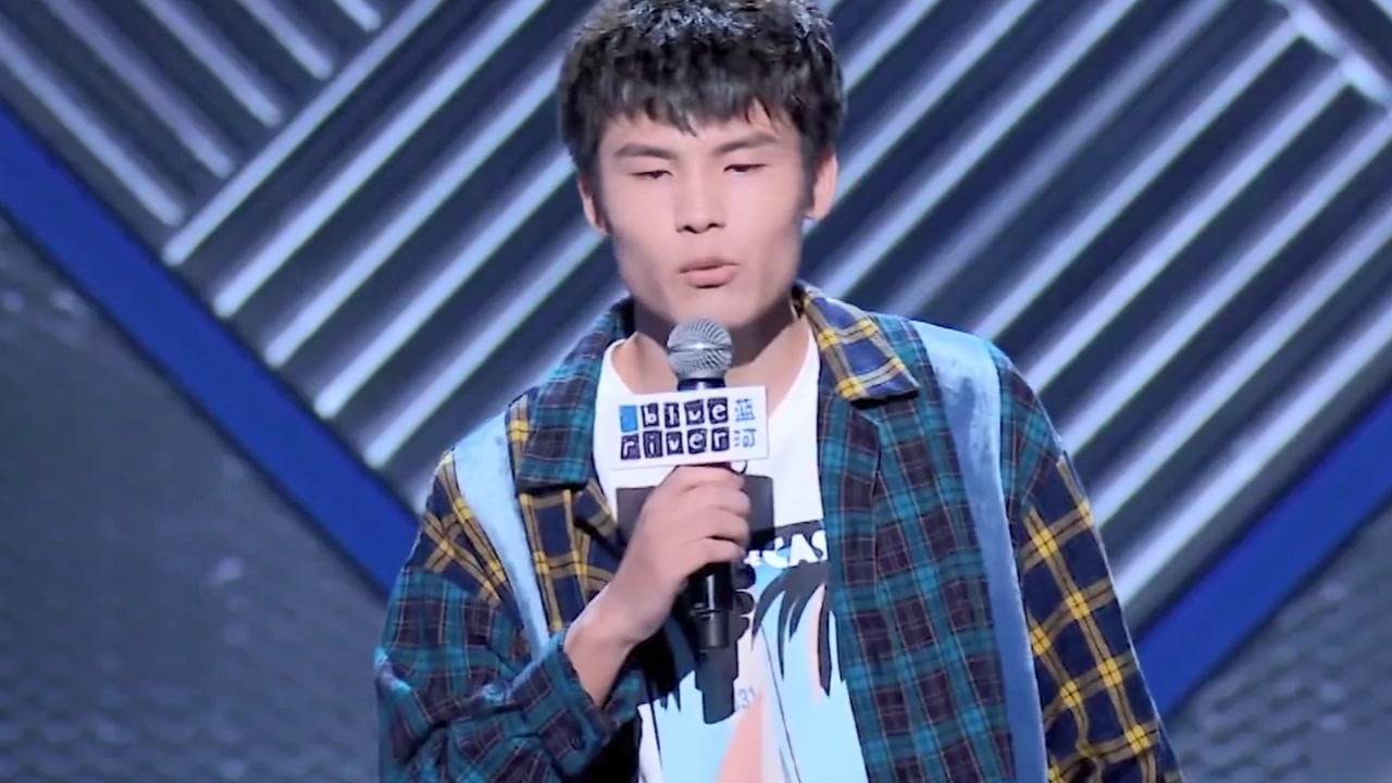 脱口秀何广智调侃自己颜值,戴上口罩,这个货他不好看!