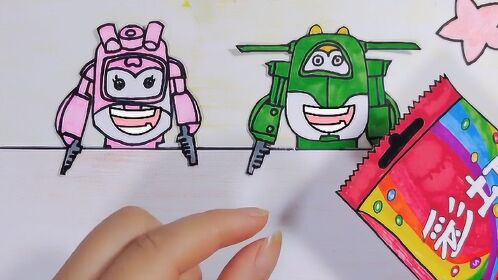 吃彩虹糖还可以变色哟,超级飞侠小爱和乐迪成了变色龙,厉害吧.