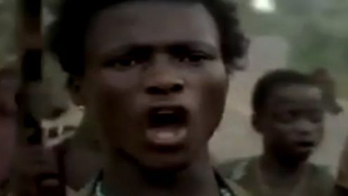 战争电影《疯狗强尼》，揭露非洲童子军的野蛮与杀戮