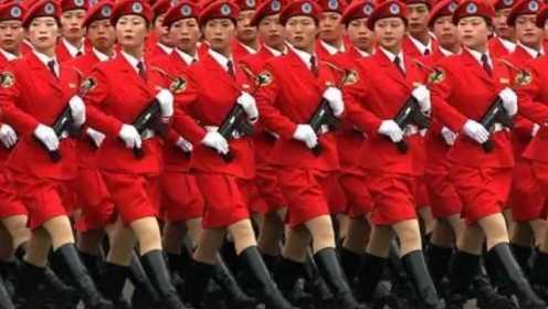 1984年，国庆大阅兵：女兵方队第一次出现在了天安门广场