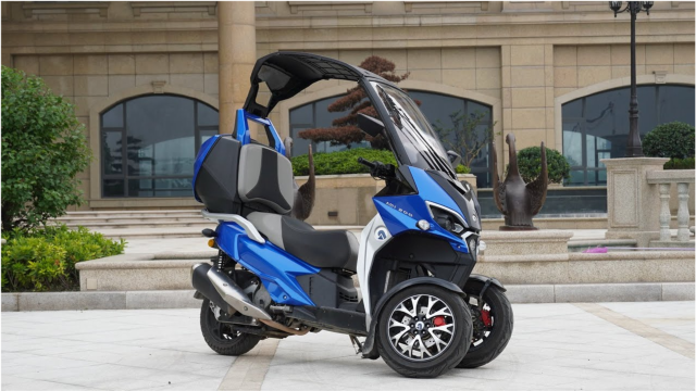 国产豪华倒三轮摩托合法上路带可拆卸顶棚仅售39万太有面子