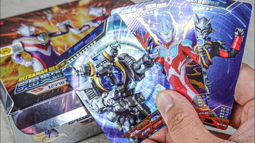 【卡游奥特曼抽卡】泽塔奥特曼ur军械库金古桥!豪华版25弹!