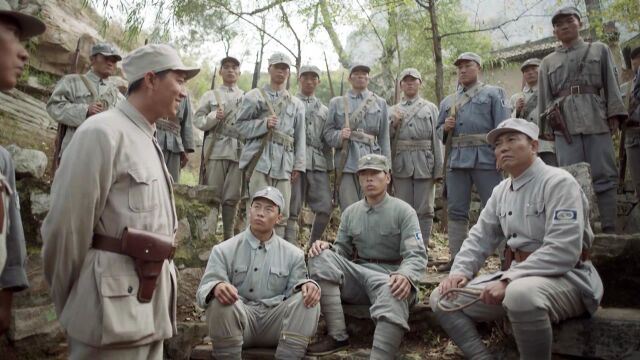 太行山上:日军在太行山疯狂扫荡,名将左权为了掩护部队转移,英勇牺牲