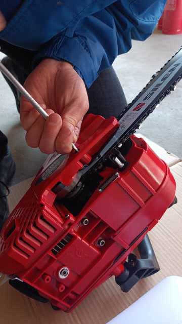 世林2500单手小油锯安装视频_腾讯视频