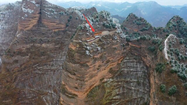 甘肃大山绝壁上的建筑,始建于北魏时期,当初是怎样修建的呢!