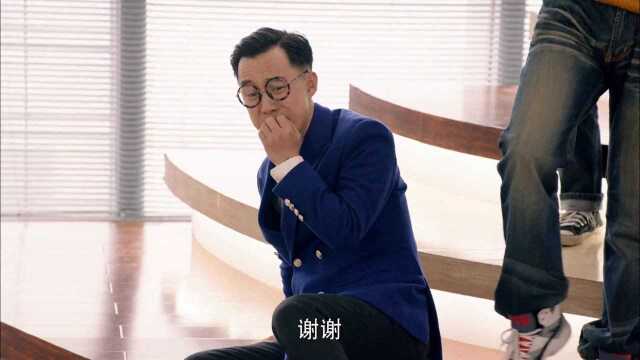 张盛滑稽表演气坏老师