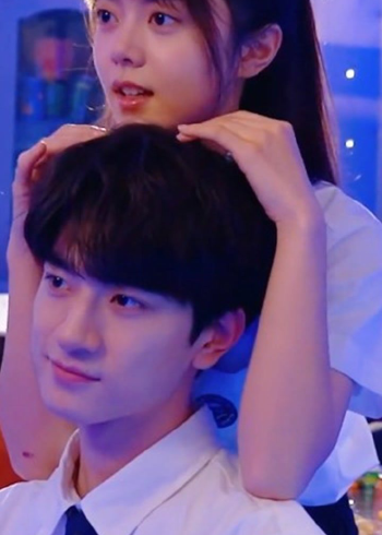 满满的粉红色cp氛围!幼稚鬼林一片场吓唬赵今麦,两人互动太甜啦!