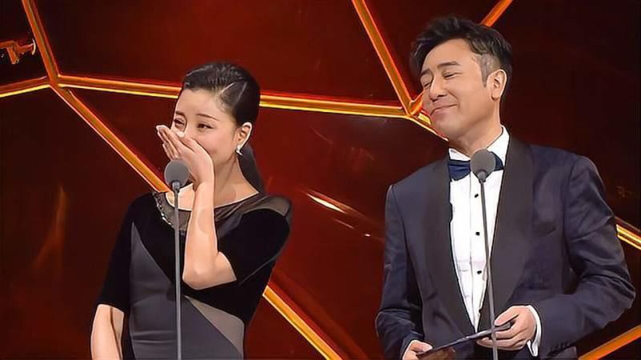 于和伟情商真高!三两句话逗笑大美女殷桃,台下大咖都听乐