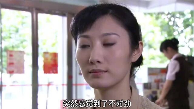 美女到银行转100万美金,行长当场通知公安抓人,美女却轻松溜走!