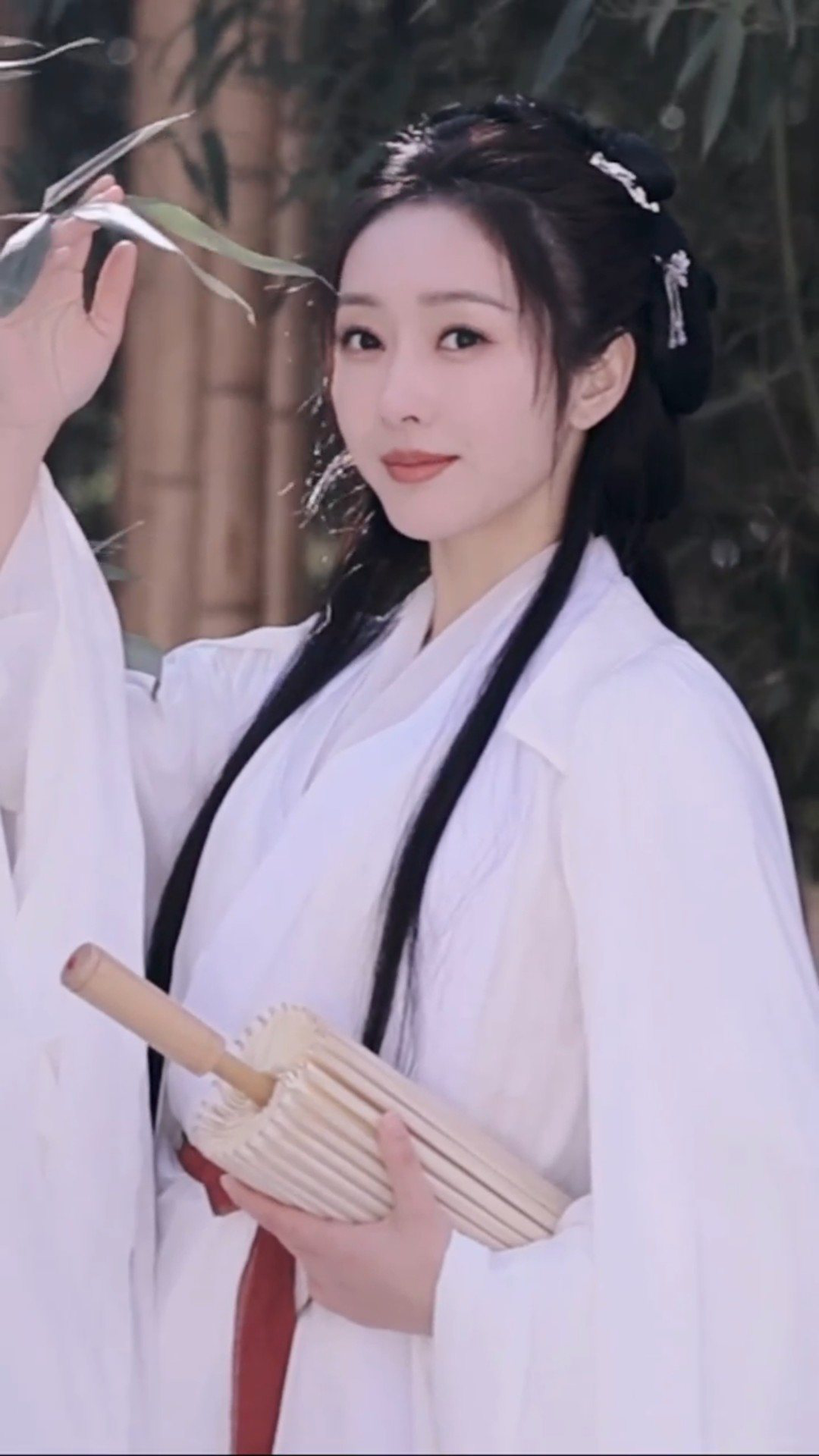宣璐白衣古装造型好仙,且试天下开播!一起来看吧!