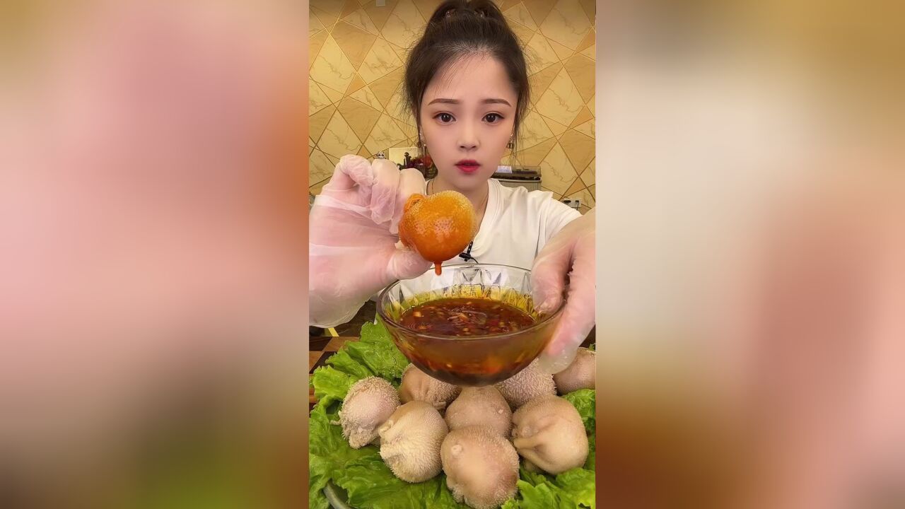 小鱼姐姐开饭了,大口吃肚包脑,这吃相谁受得了