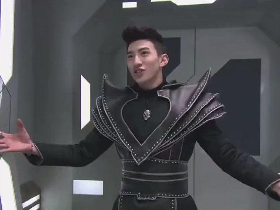 铠甲勇士捕将:僵王是2049年,苏博士制造的