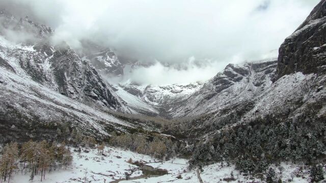 4K实拍航拍冬天冬季雪山下雪风景雪景 (4)