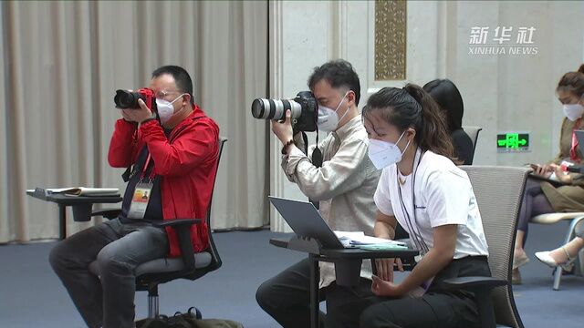 中国这十年ⷧ𓻥ˆ—主题新闻发布丨韩夏:我国培育智能制造系统解决方案供应商超6000家