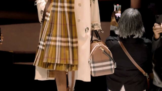 英国奢侈品品牌Burberry(博柏利)2022年FW时装秀