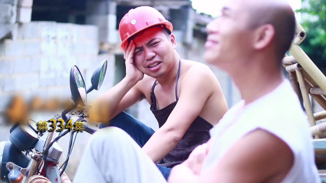 搞点儿乐喜剧:两大叔开车拉客对着干,竞争手段无所不用.搞笑了