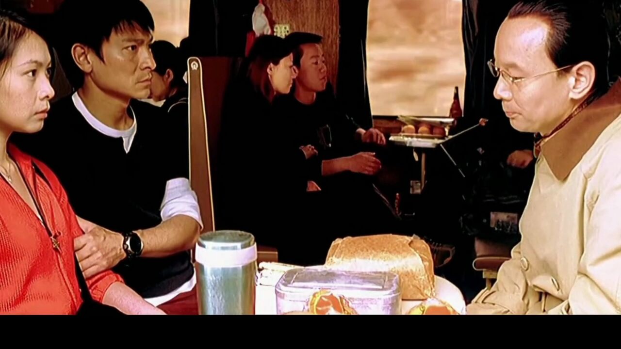 电影:天下无贼:范伟火车上打劫这段,据说整个导演组都笑疯了!