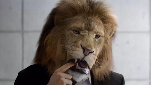 奔驰广告-当狮子王坐进s-class竟然冷静下来了