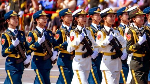 为什么1984年阅兵的中国女兵最霸气，外国人的表情已经说明一切！