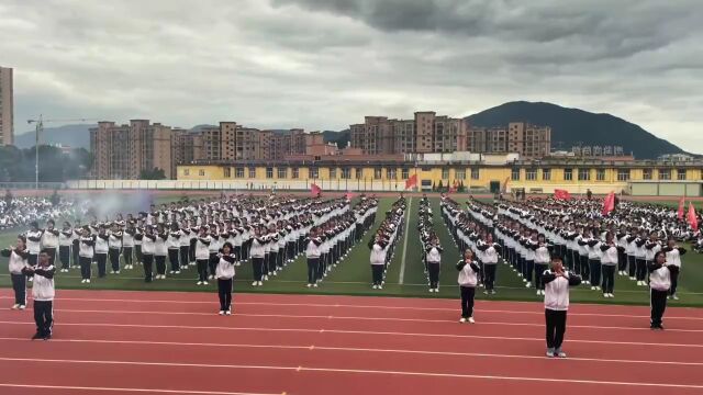 永春一中举行初一、高一年学生军训活动