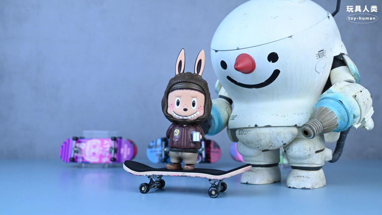 这个盲盒好滑啊～～～泡泡玛特labubu手指滑板精灵玩具系列开箱展示