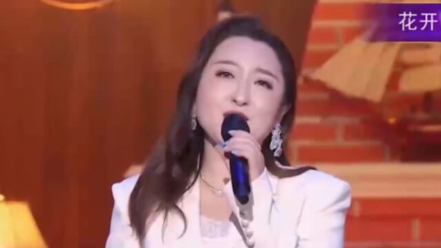 金美儿倾情献唱,歌曲《爱似水仙》,情意绵绵